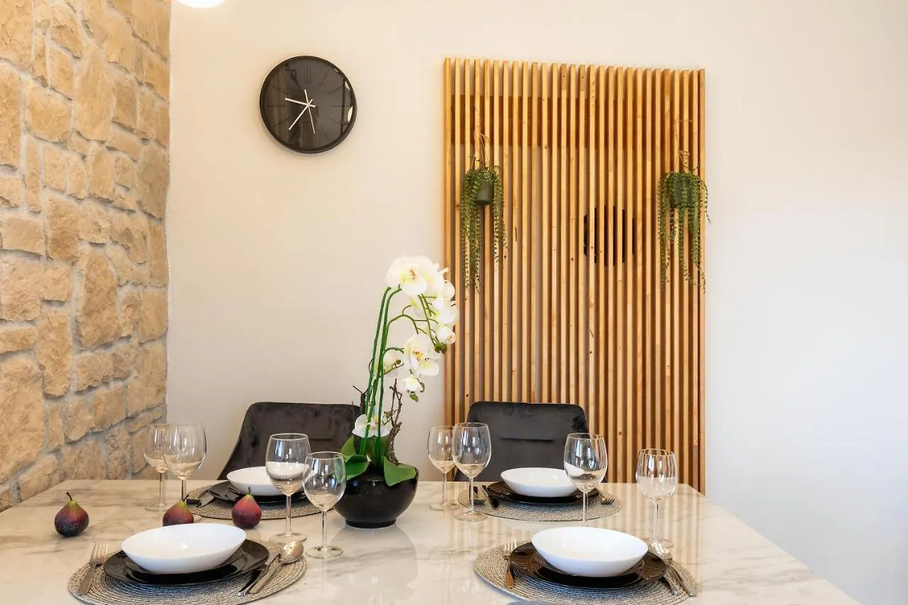 סאלי Teona Luxury Apartment With Jacuzzi And Terrace Sea View