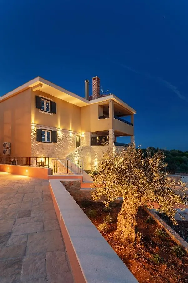 Teona Luxury Apartment With Jacuzzi And Terrace Sea View Sali 0*,  Croatia