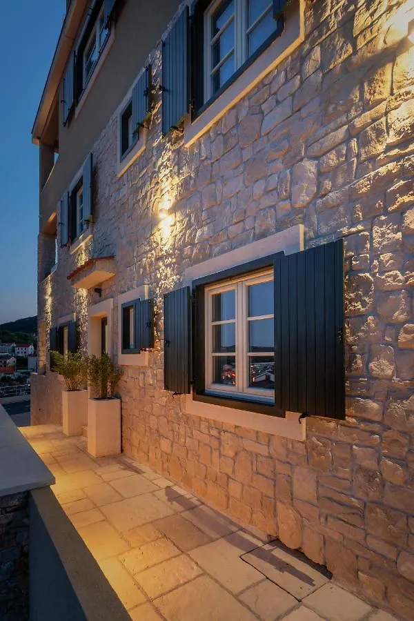 Teona Luxury Apartment With Jacuzzi And Terrace Sea View Sali
